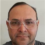 Soy periodista con alto nivel de redacción y conocimiento de la lengua castellana